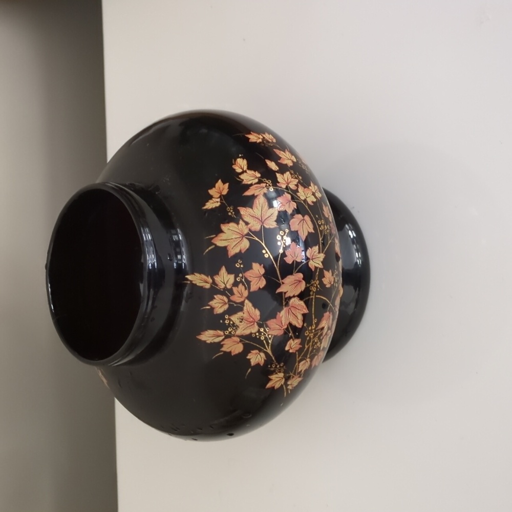 Maple Leaf Vase - Picture 3 of 5